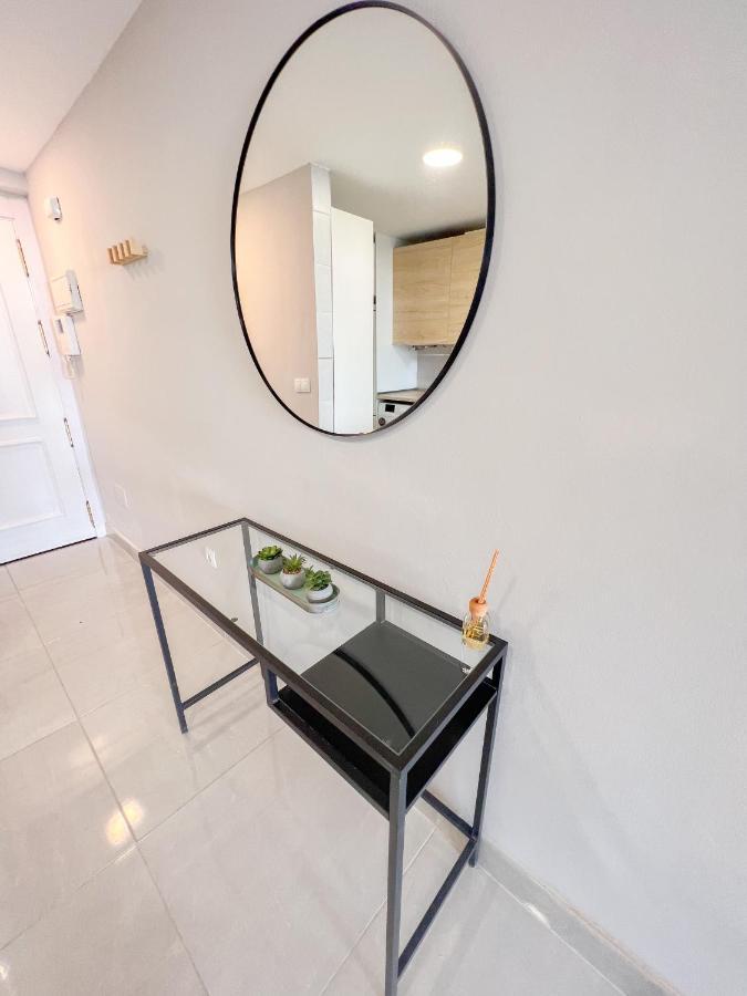 Cozy Apartment With Large Terrace Torremolinos Buitenkant foto