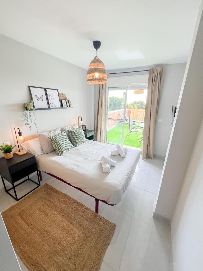 Cozy Apartment With Large Terrace Torremolinos Buitenkant foto