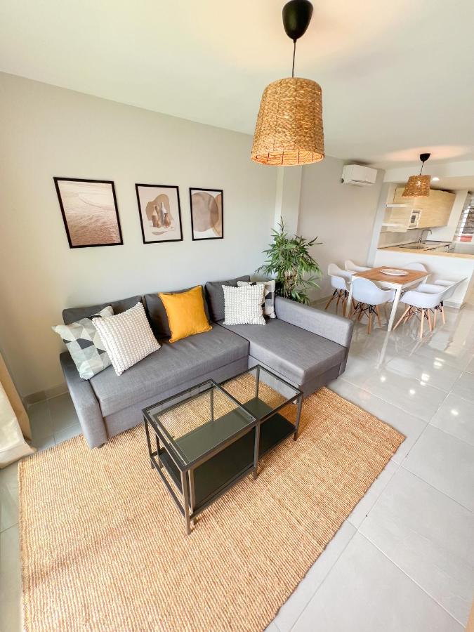 Cozy Apartment With Large Terrace Torremolinos Buitenkant foto