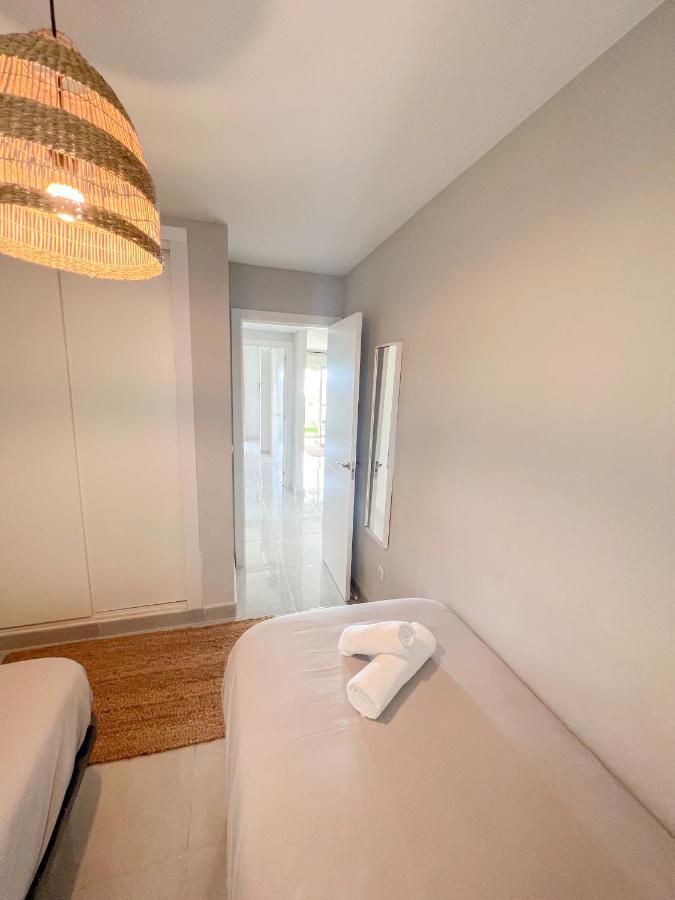Cozy Apartment With Large Terrace Torremolinos Buitenkant foto
