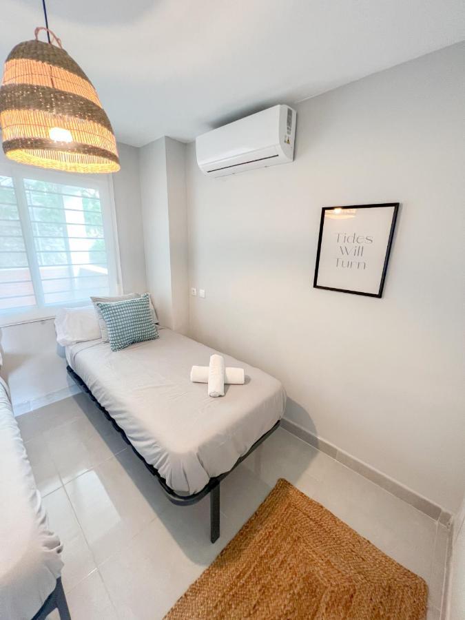 Cozy Apartment With Large Terrace Torremolinos Buitenkant foto