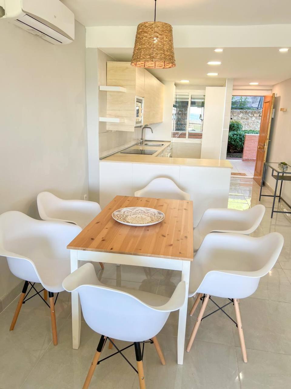 Cozy Apartment With Large Terrace Torremolinos Buitenkant foto