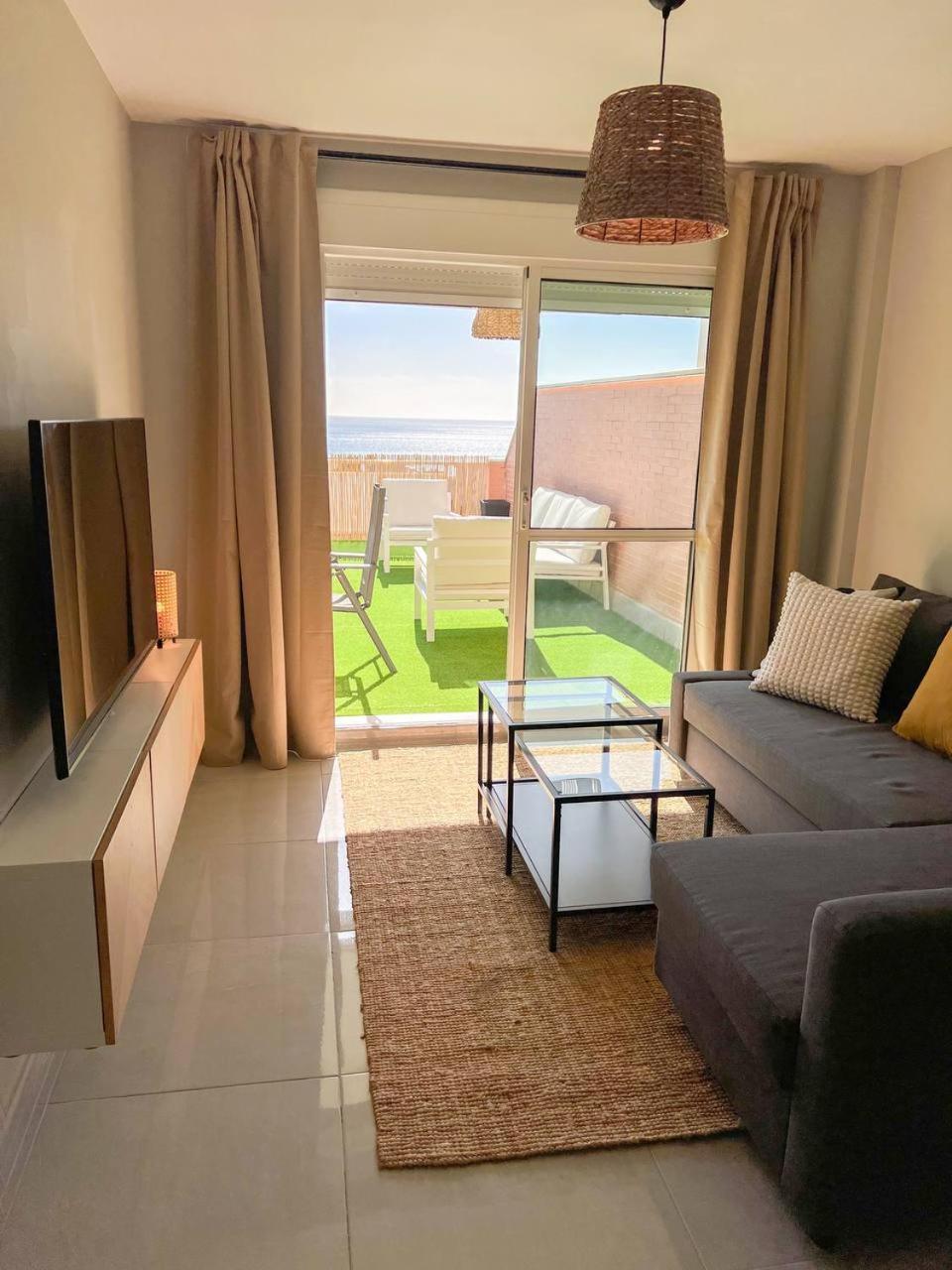 Cozy Apartment With Large Terrace Torremolinos Buitenkant foto